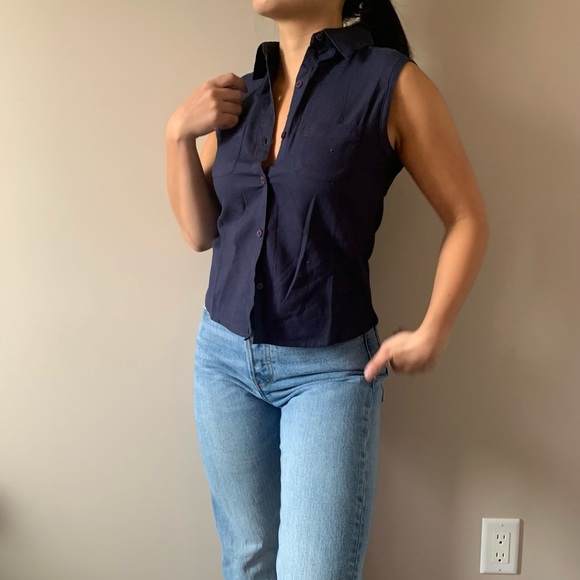 VINTAGE Sleeveless button up - Picture 3 of 4